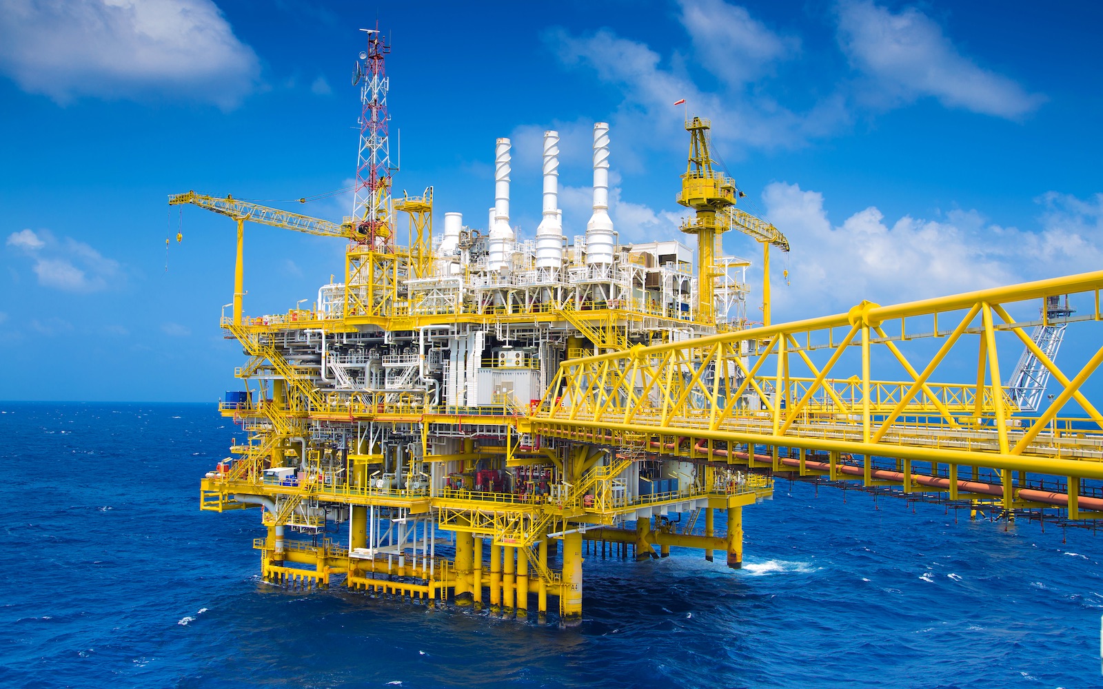POWARE Industrial Automation marktsegment offshore waarbij projecten gedaan worden voor de Oil & Gas, FSPO, windmolenparken en energie distributie met PLC SCADA en DCS systemen