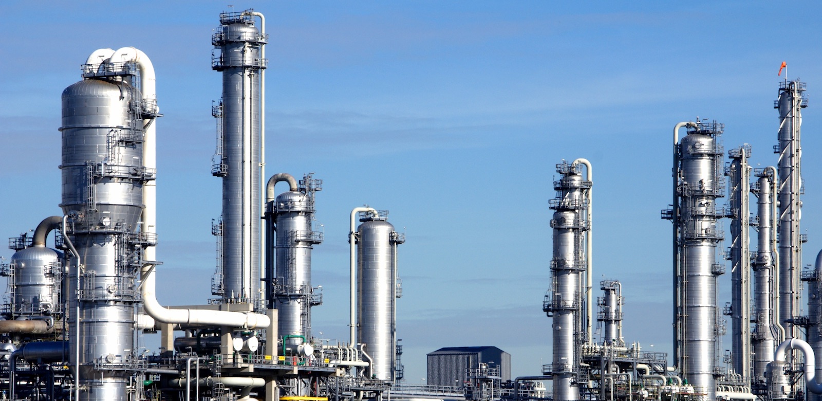 Petrochemie plant waar POWARE Industrial Automation engineers dagelijks werkzaamheden verrichten aan PLC SCADA een DCS systemen.